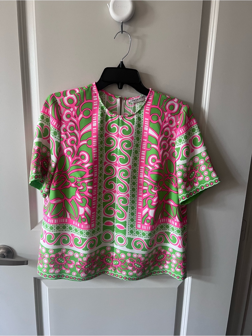 Trina Turk Pink & Green Graphic Short-Sleeve Top